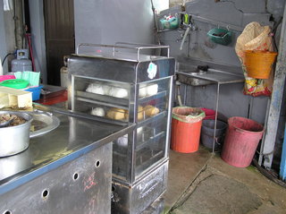 七美阿婆肉粽本身賣早餐，所以包括包子蠻頭豆漿等等的中式傳統早餐也有在賣
