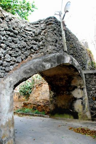 老古石的拱門