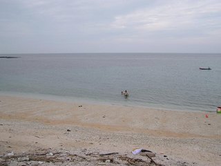 平日很少有遊客會來到後灣沙灘戲水