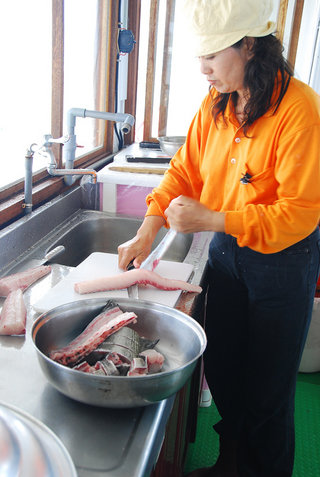 現殺的海儷魚等下就會變成生魚片跟當歸麵線