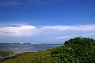 在岐頭海岸可以遠眺的島嶼可多著呢！照片中的是員貝嶼