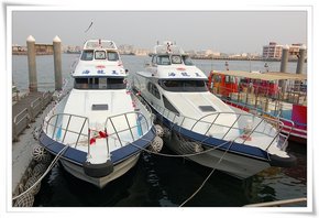 海龍王快艇流線行的船身十分具有速度感