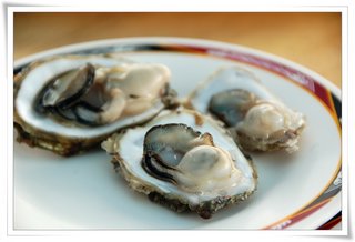 剛烤好的牡蠣 滿嘴都是海洋的鮮甜味阿…