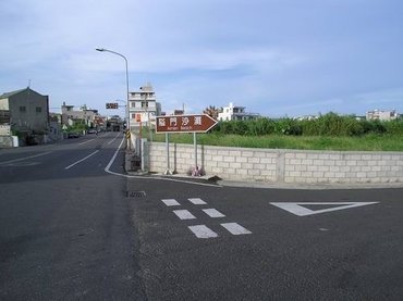騎車走204接202縣道到隘門後看到這個路邊繼續前進不要轉進去隘門沙灘