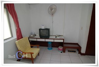房內皆有電視冷氣及沙發