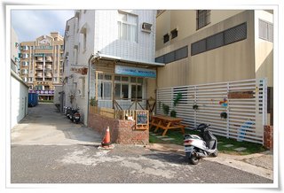 咖啡店左手邊巷子鏡頭就是全聯社，記得這個認路法